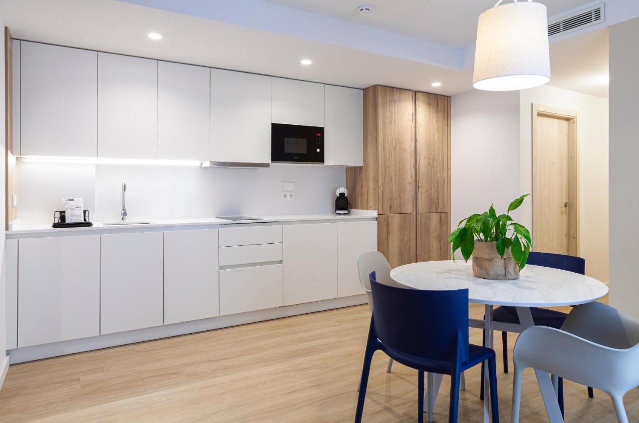 Apartamentos Mayal Con Piscina Бенідорм Екстер'єр фото