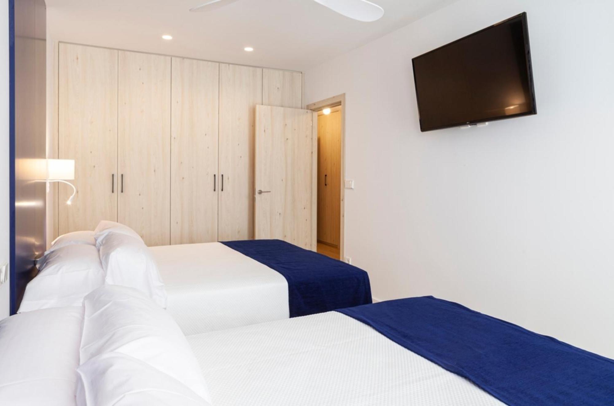 Apartamentos Mayal Con Piscina Бенідорм Номер фото